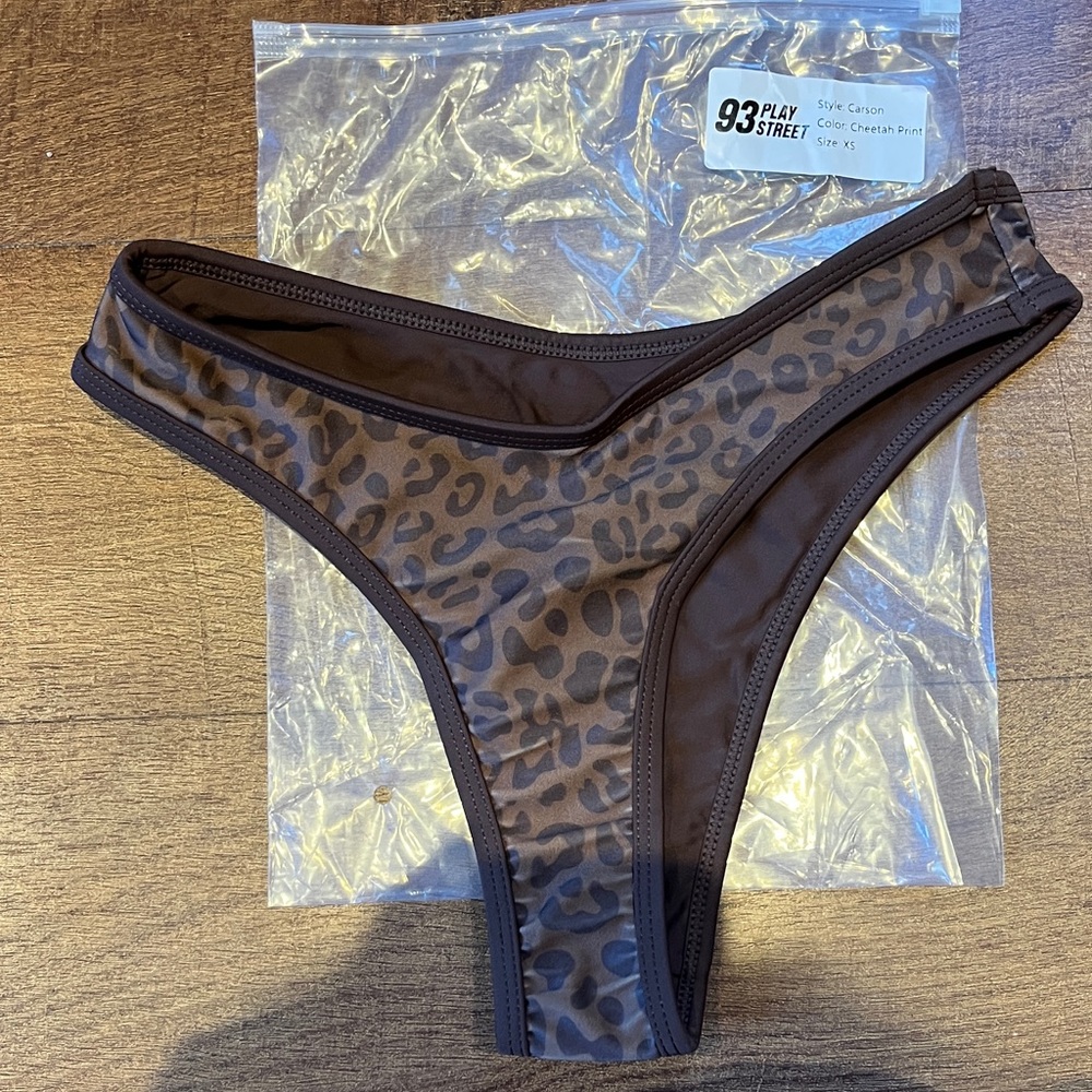 93 Play Street Carson Bottom – Jaguar Print – XS
